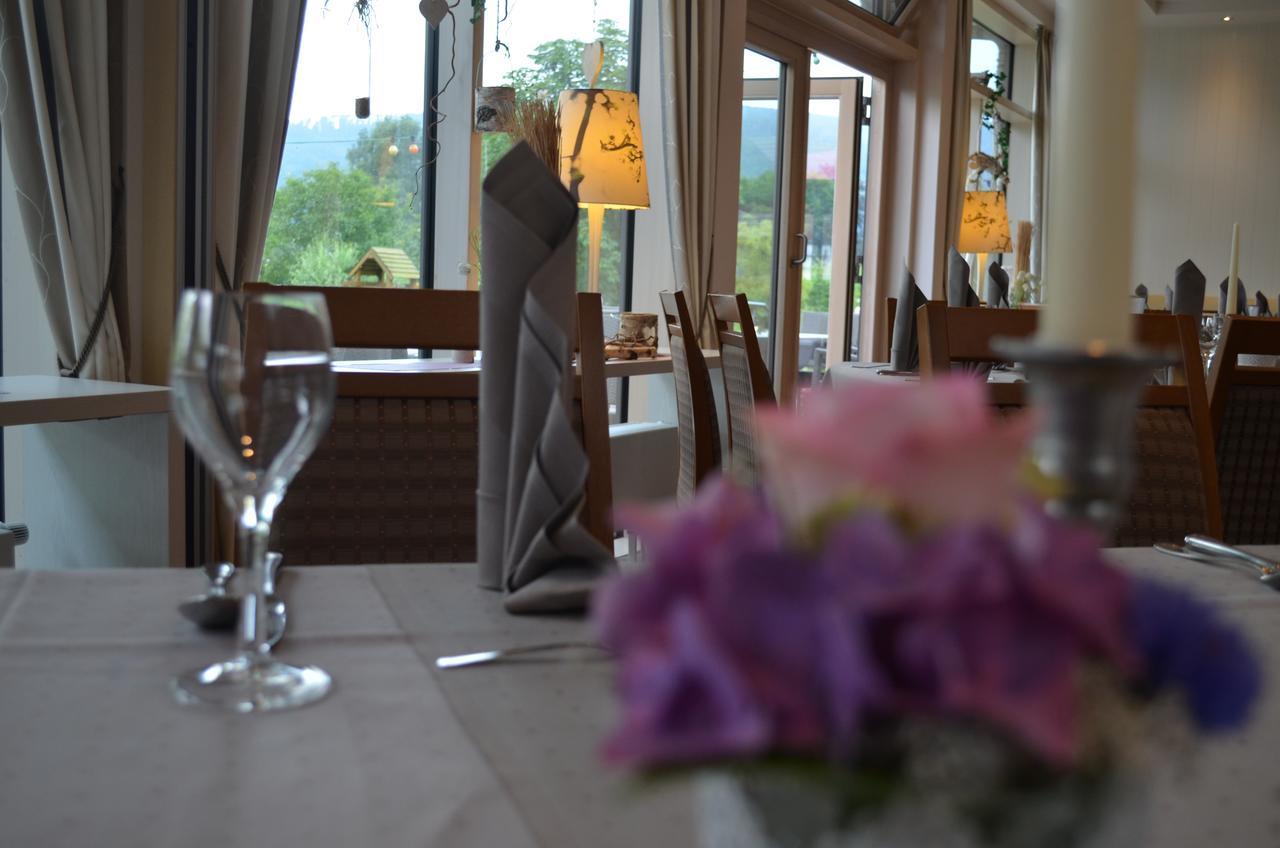 Hotel & Restaurant Kronenhof Am Weser-Radweg Oberweser Ngoại thất bức ảnh